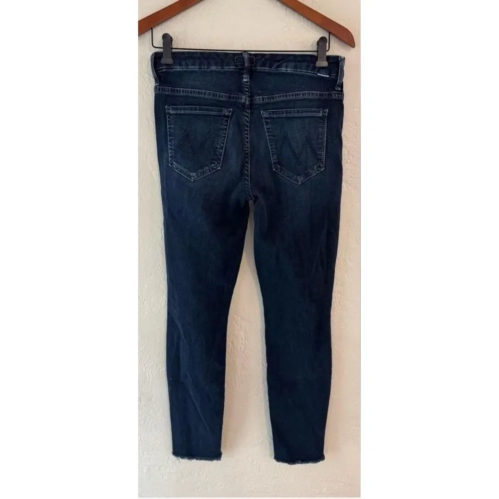 Mother Jeans High Waisted Looker. Ankle Fray Wash. Last Call. Blue. Sz 27 - Picture 15 of 16